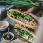 banh mi z kurczakiem 1 bánh mì z kotlecikami